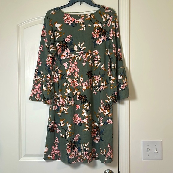 NWT New Directions Floral Sage Dress with Bell Sleeves Size XL NWT - Picture 2 of 5
